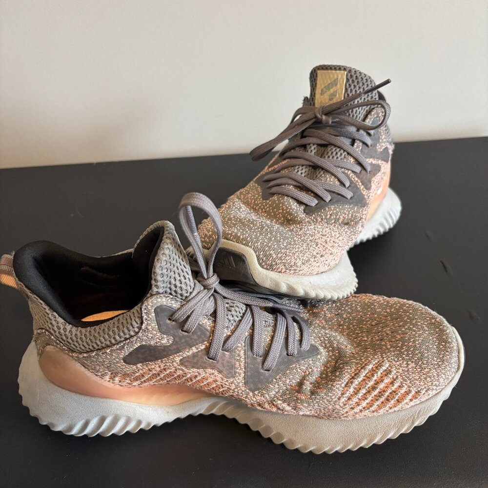 Stylish Women's Sneakers in Gray and Pink